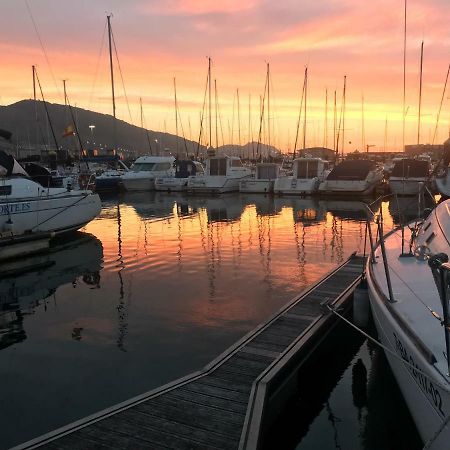 Yate De Lujo En Getxo Hotel Exterior photo