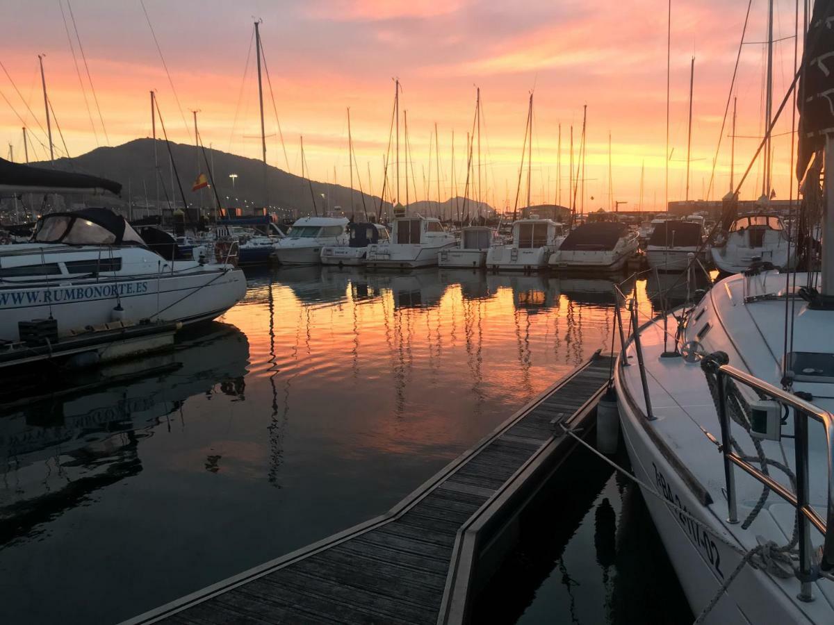 Yate De Lujo En Getxo Hotel Exterior photo